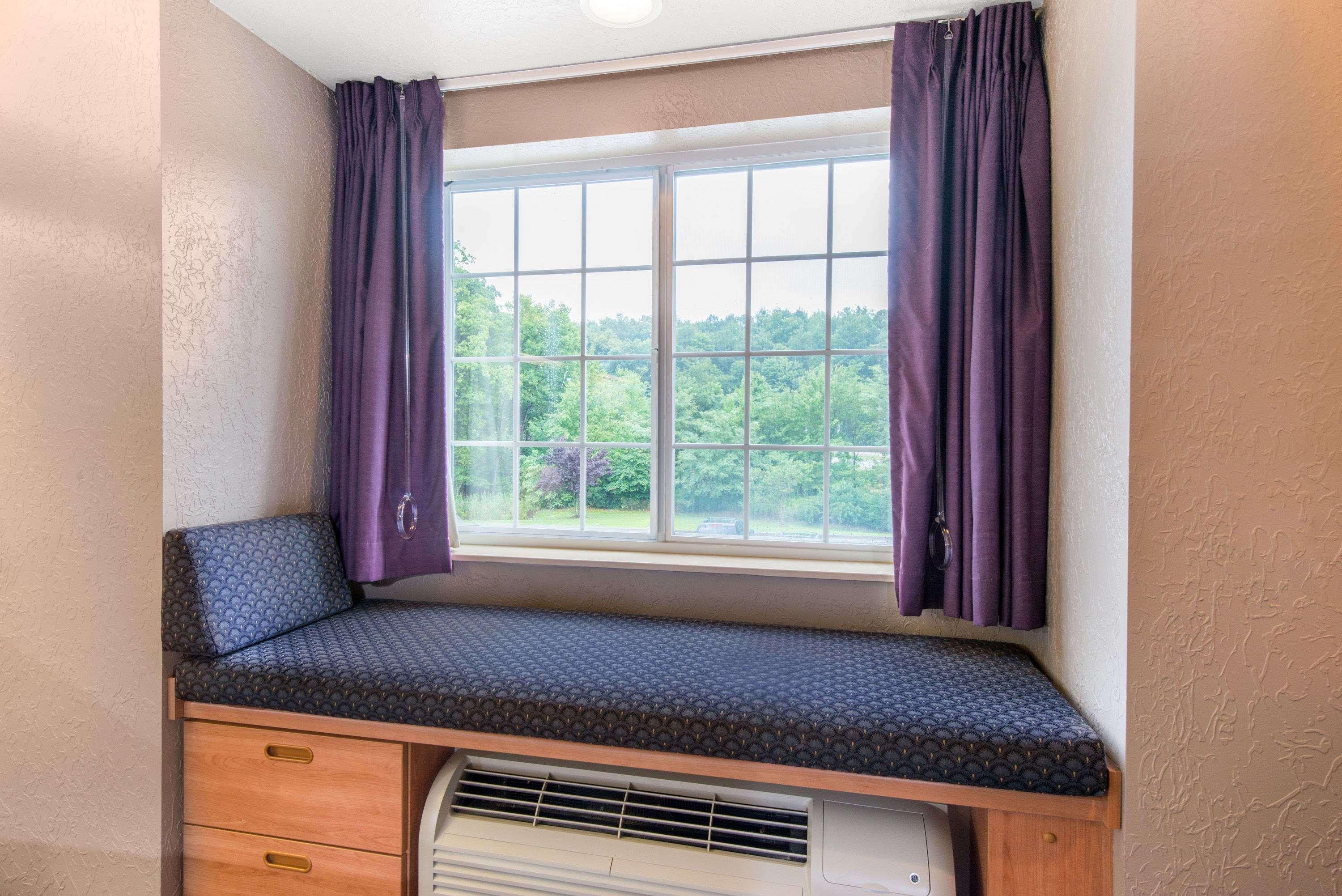 Microtel Inn & Suites By Wyndham Hazelton/Bruceton Mills Exteriér fotografie