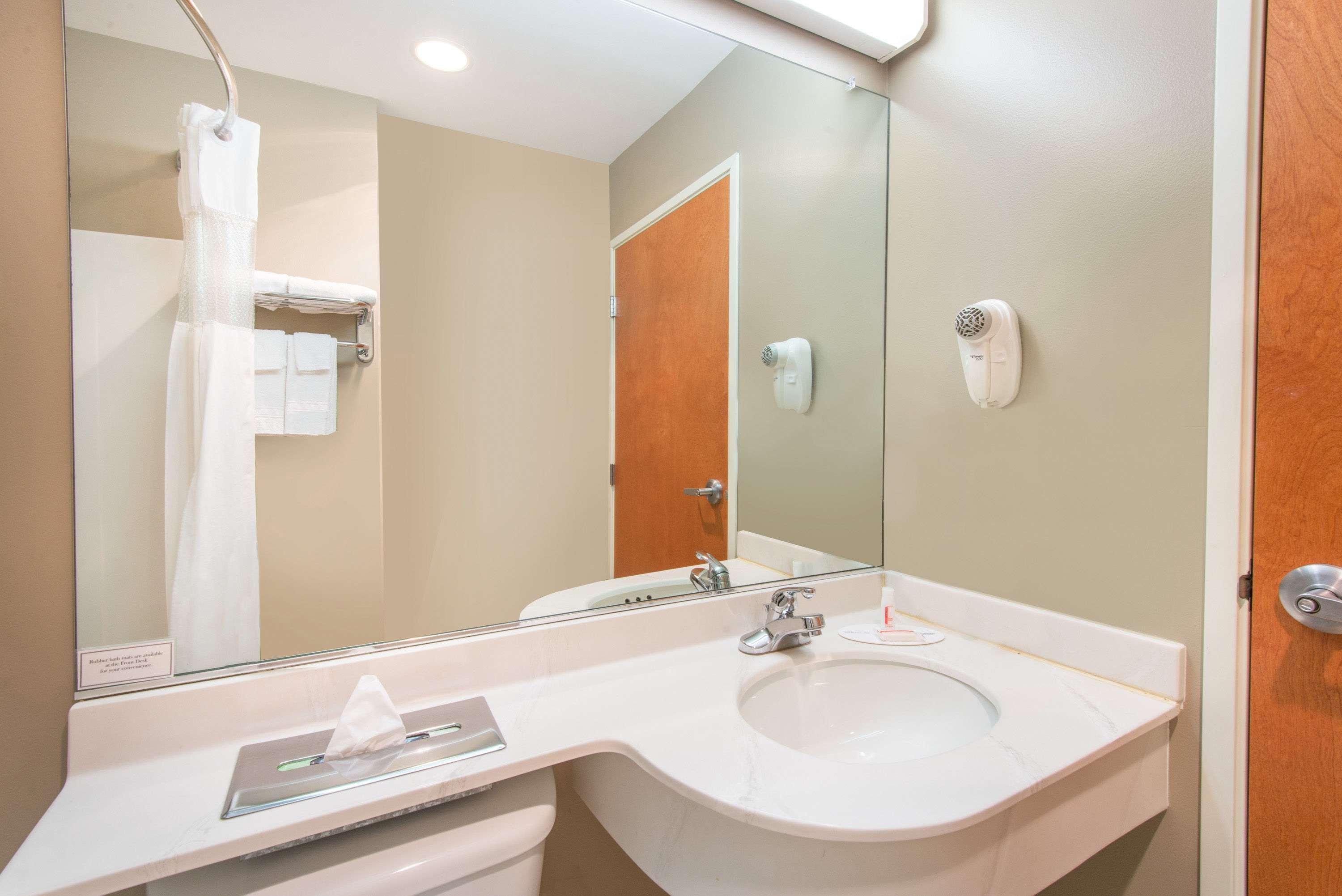 Microtel Inn & Suites By Wyndham Hazelton/Bruceton Mills Exteriér fotografie