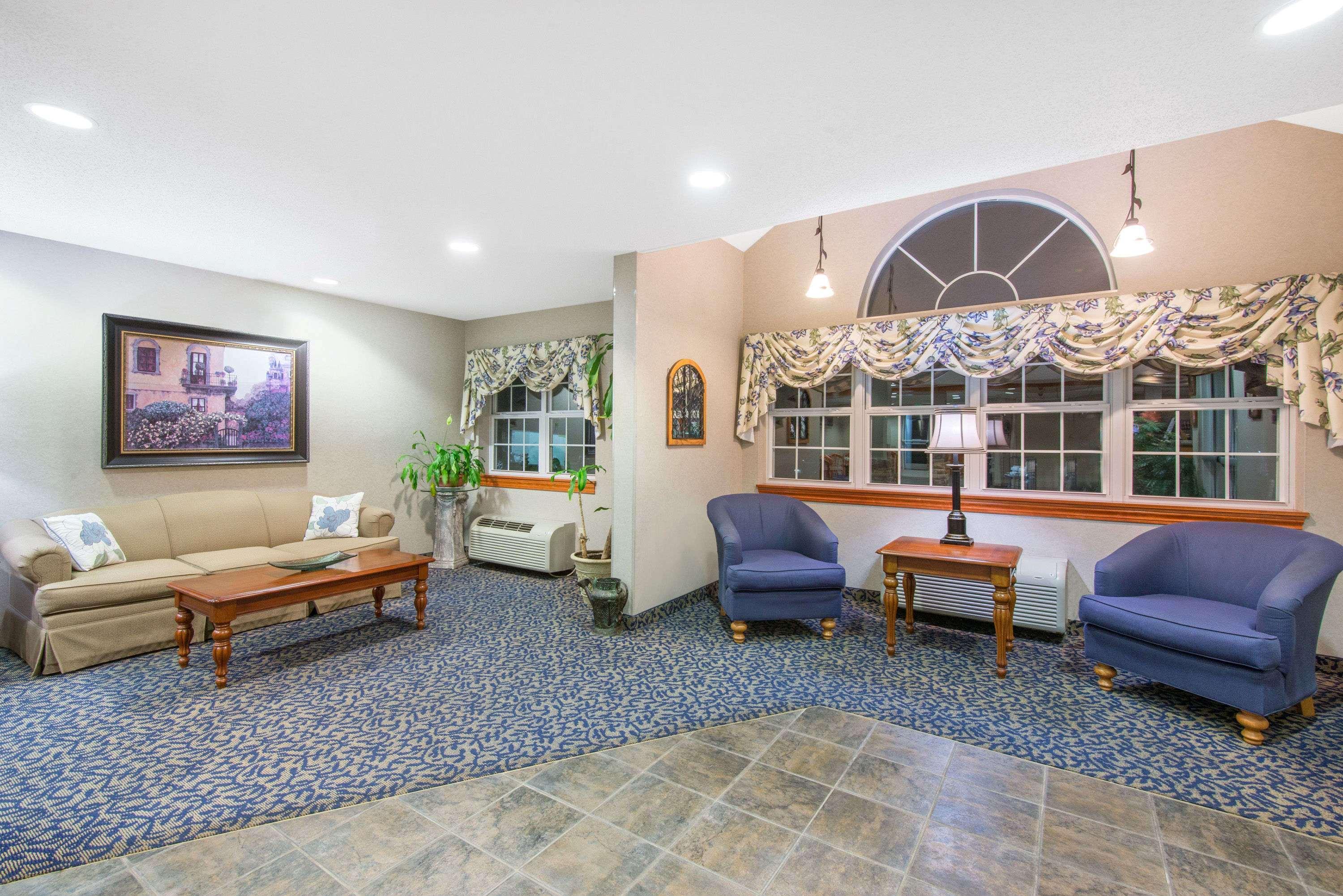 Microtel Inn & Suites By Wyndham Hazelton/Bruceton Mills Exteriér fotografie